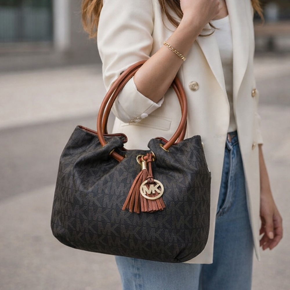 Like New!Michael Kors Signature Leather Brown tan Tote bag